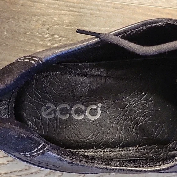 ECCO Women's Leather Oxford Shoes - Picture 7 of 10